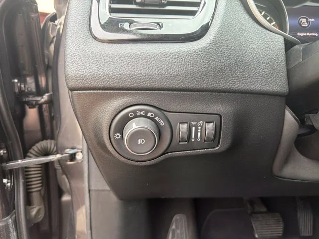 Used 2020 Gray Jeep Limited image 30
