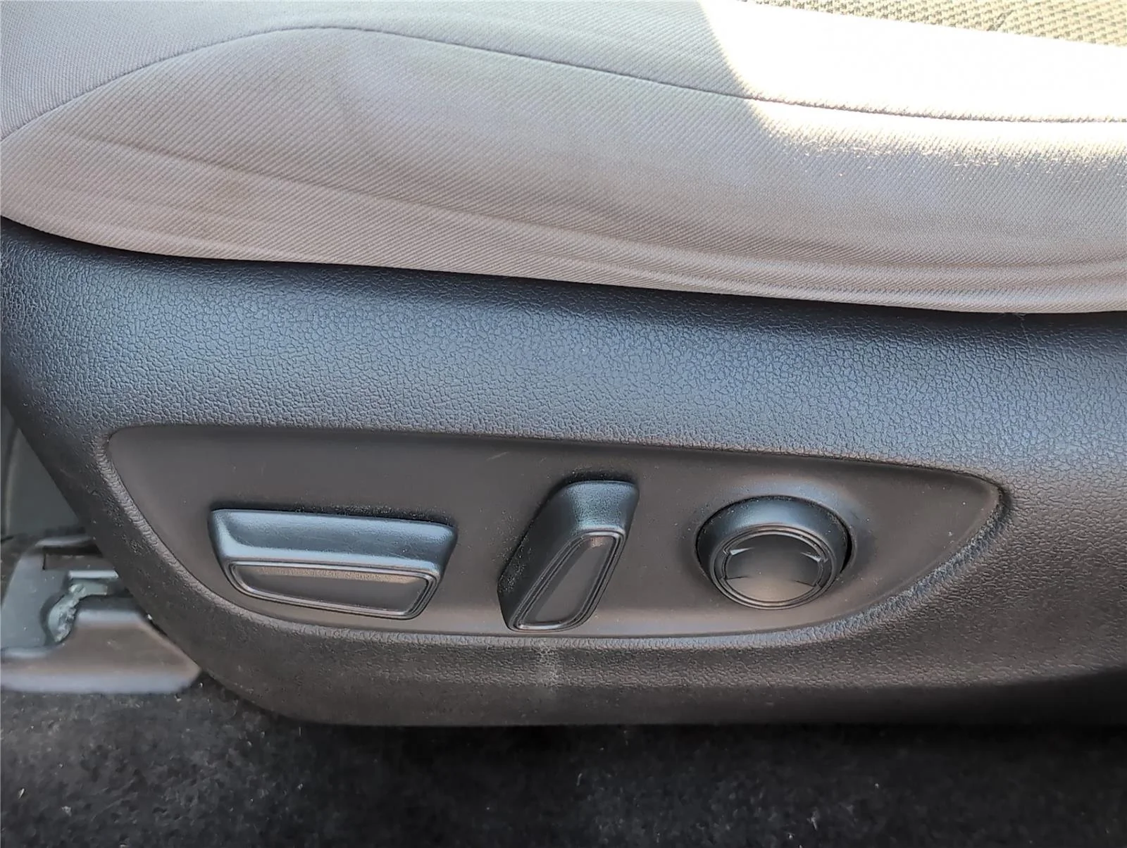 Used 2020 Silver Sky Metallic Toyota XLE image 18