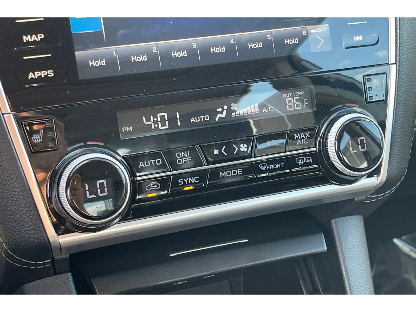 Used 2018 CRYSTAL WHITE PEA Subaru Limited image 27