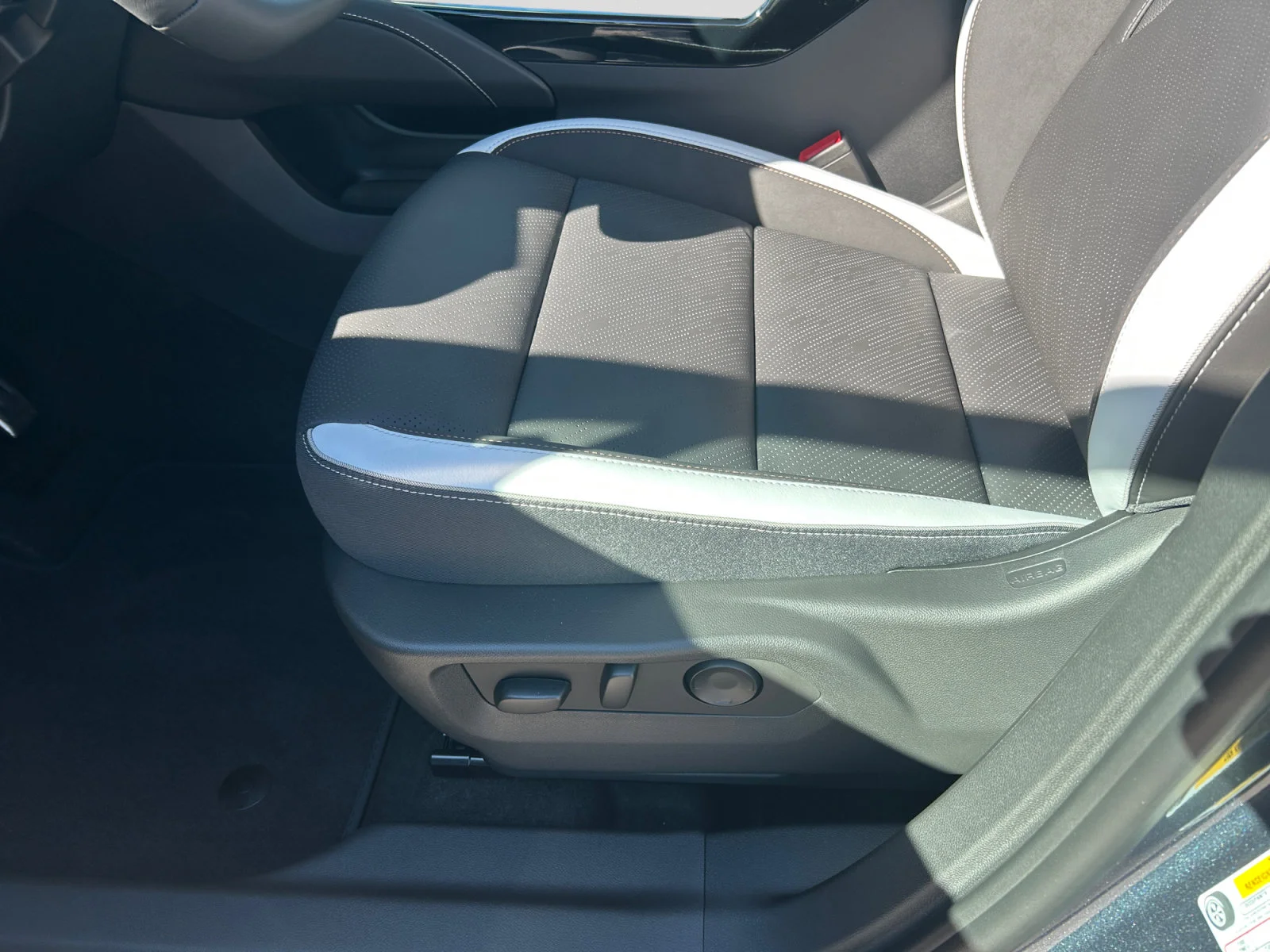 New 2026 Quartz Blue Metallic Buick Sport Touring AWD image 15