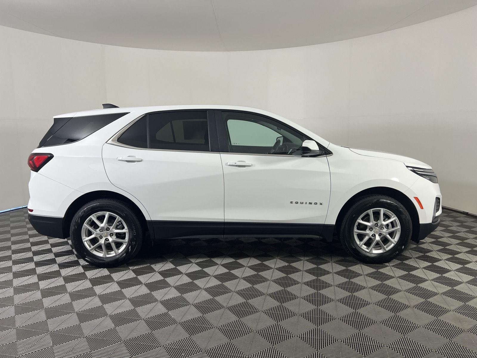 Used 2023 Summit White Chevrolet LT image 2