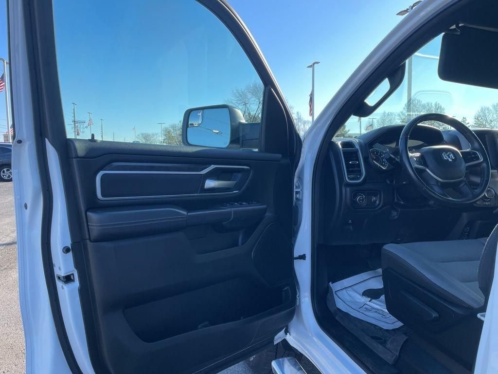 Used 2023 White Ram Big Horn/Lone Star image 18