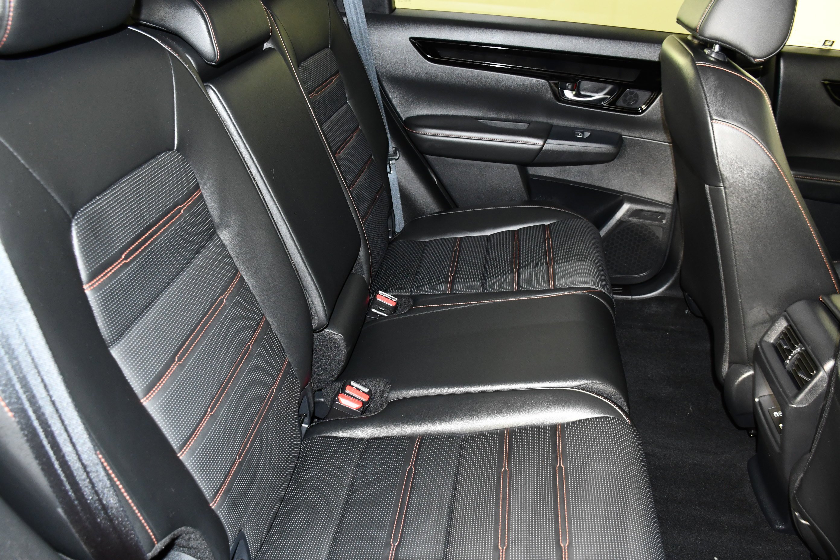 Used 2025 Meteorite Gray Metallic Honda Sport Touring image 47