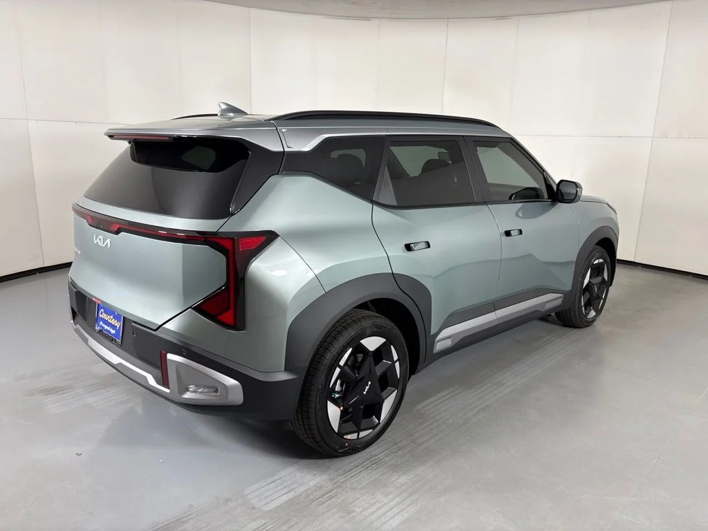 New 2027 Iceberg Green Kia EX image 8