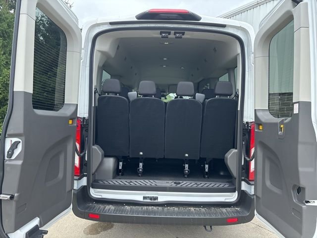 New 2024 White Ford Medium Roof Pass. XLT AWD image 10