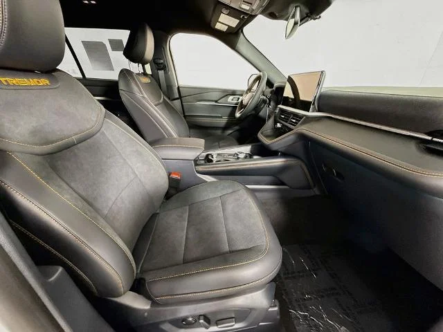 New 2026 Star White Metallic Tri-Coat Ford Tremor® image 62