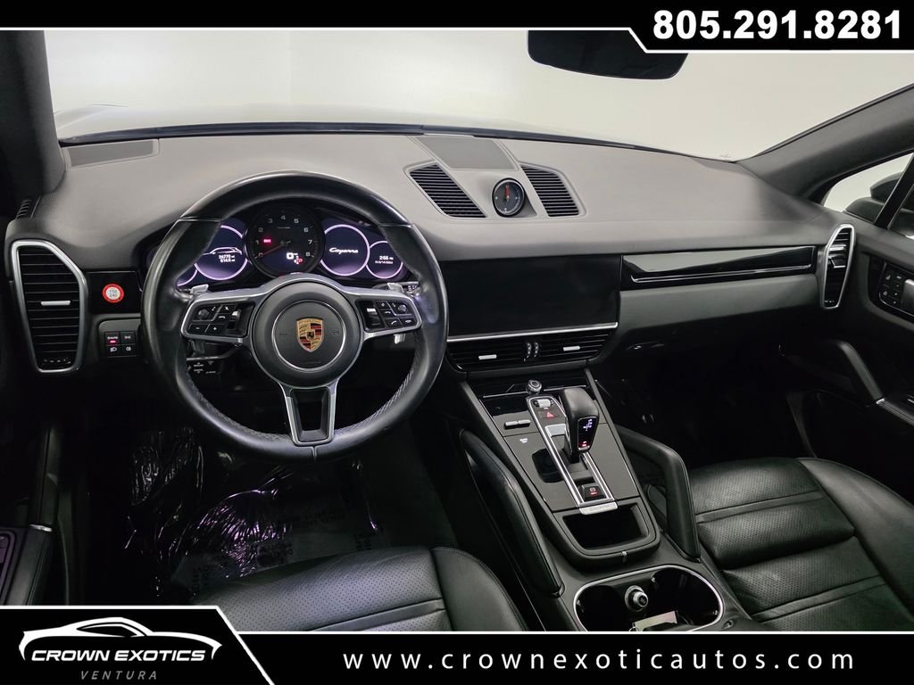 Used 2022  Porsche Base image 17