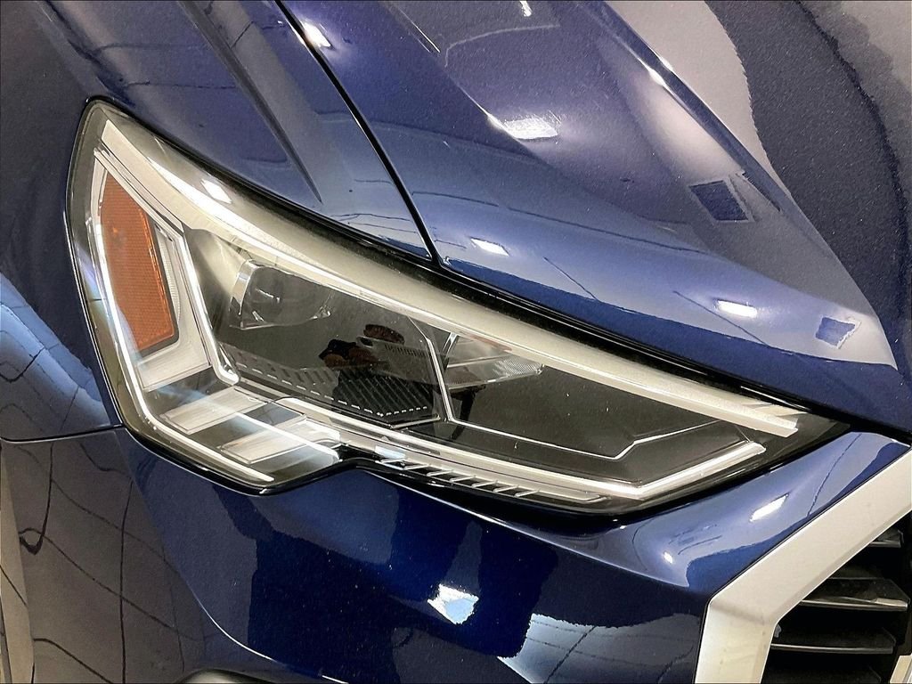 Used 2025 Navarra Blue Metallic Audi Premium image 33