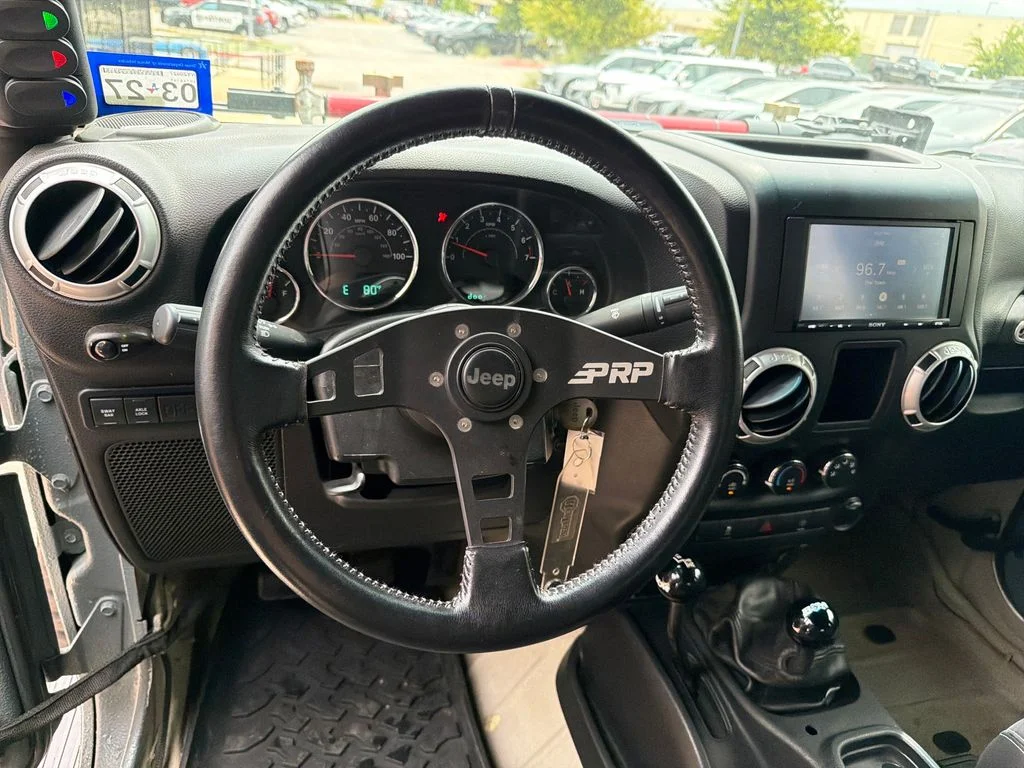 Used 2015 White Jeep Rubicon image 21