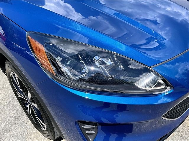Used 2022 Blue Ford SE image 30