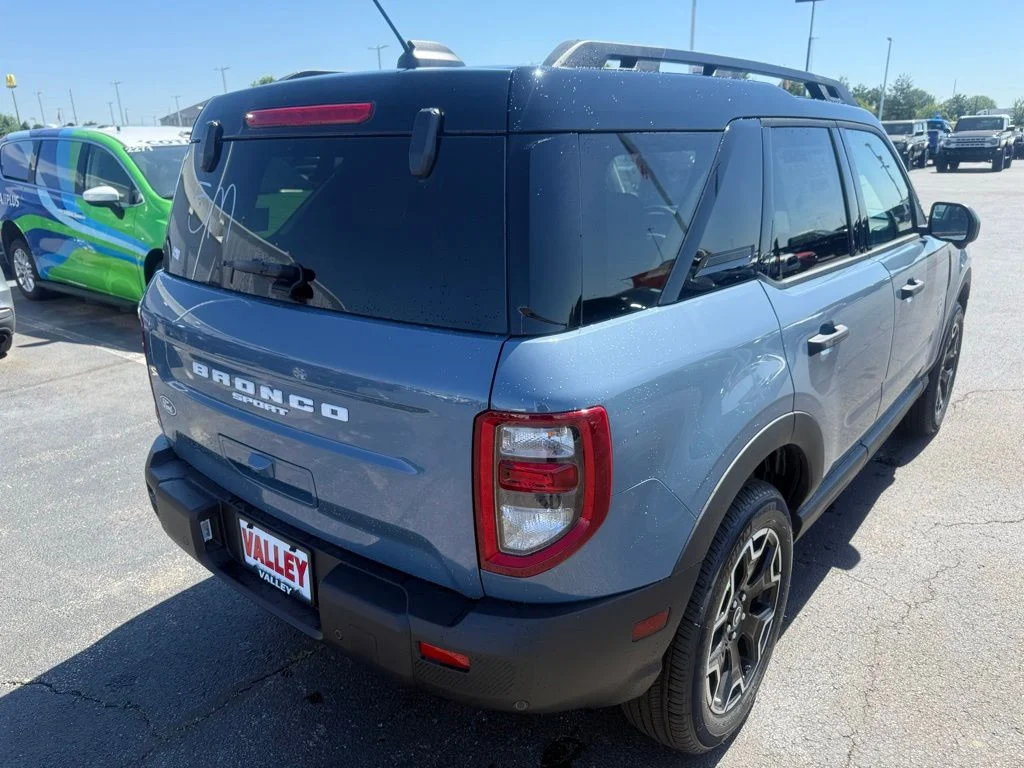 New 2026 Azure Gray Metallic Tri-Coat Ford Outer Banks® image 3