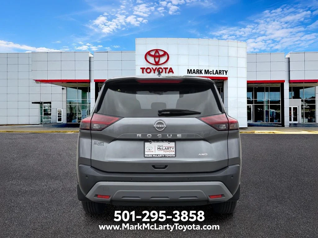 Used 2023 Gray Nissan S image 4