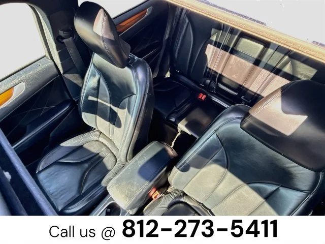 Used 2019 White Lincoln Select image 22