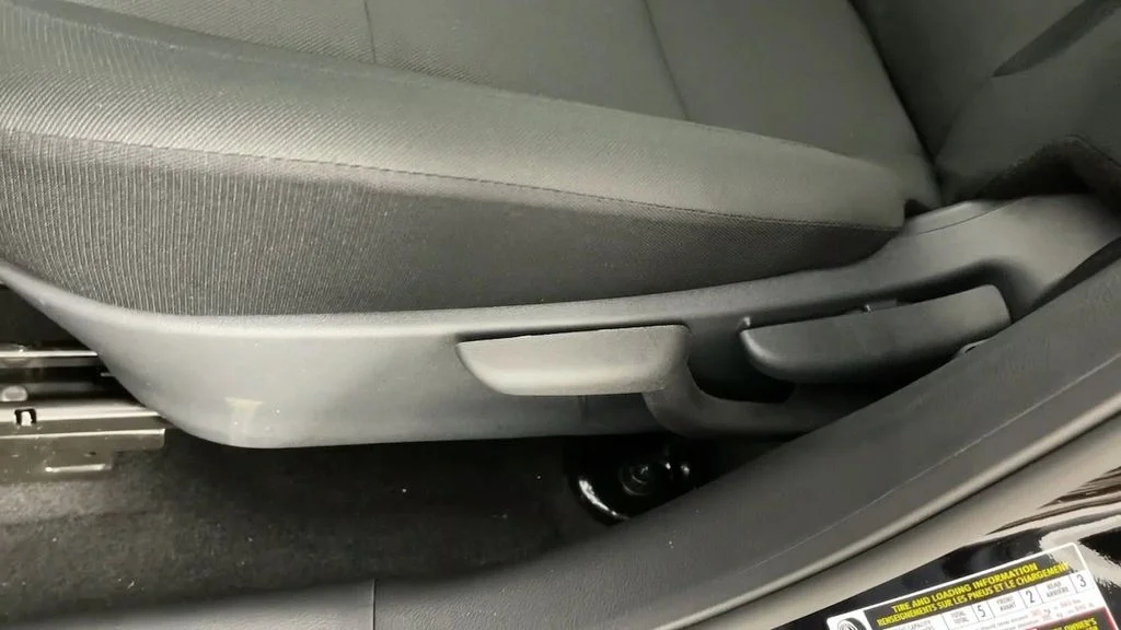 2025 Nissan KICKS PLAY Base - Photo 28