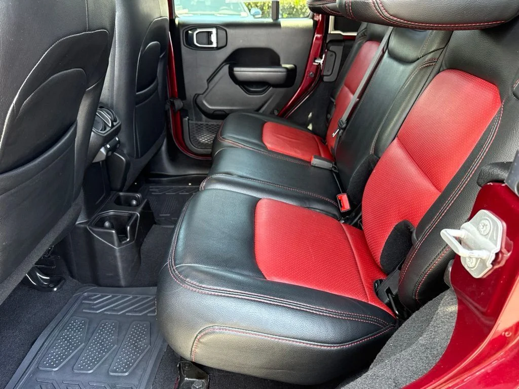Used 2021  Jeep Unlimited Willys image 32