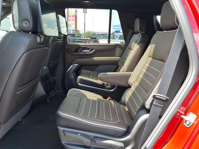 2026 GMC Yukon Denali Ultimate - Photo 10