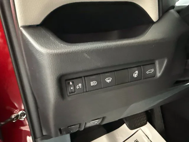 Used 2021 Red Toyota XLE Premium image 20