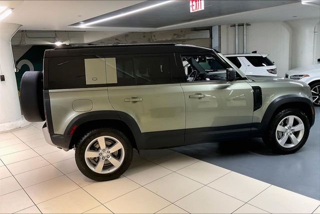 Used 2020 Green Land Rover First Edition image 9