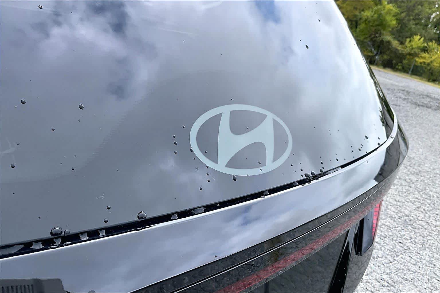 Used 2026 Phantom Black Hyundai SEL image 30