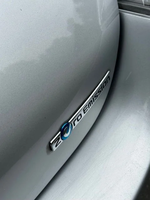 Used 2017 Brilliant Silver Nissan S image 28
