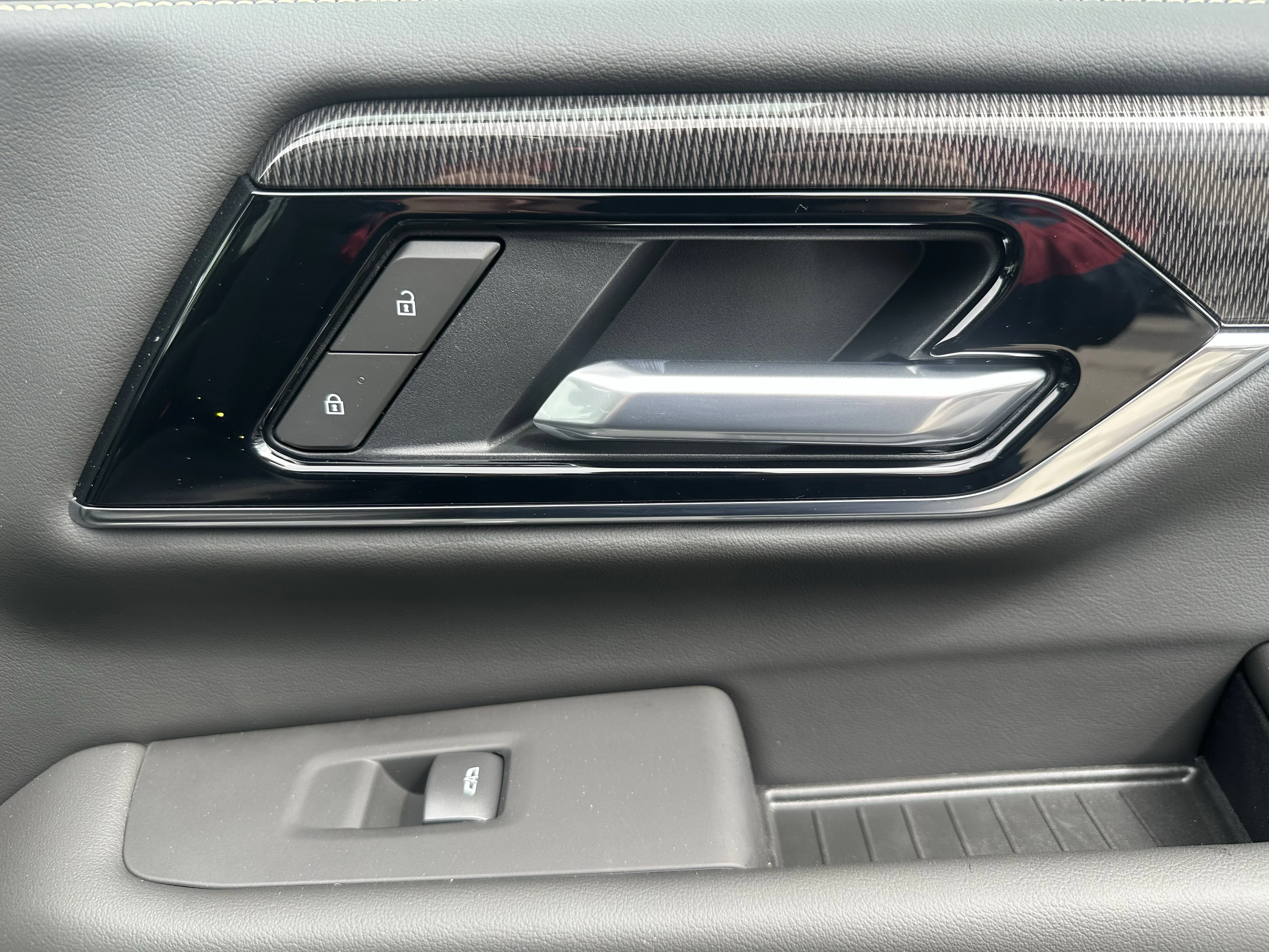 New 2026 Onyx Black GMC Elevation image 20
