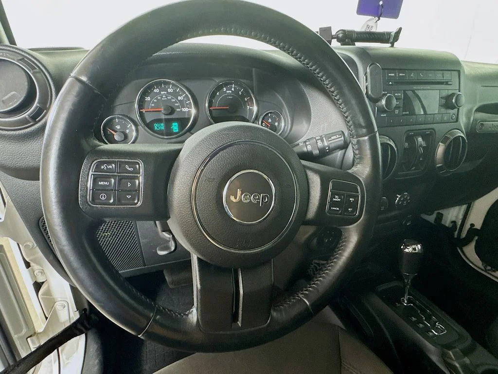 Used 2018 White Jeep Unlimited Willys Wheeler image 11