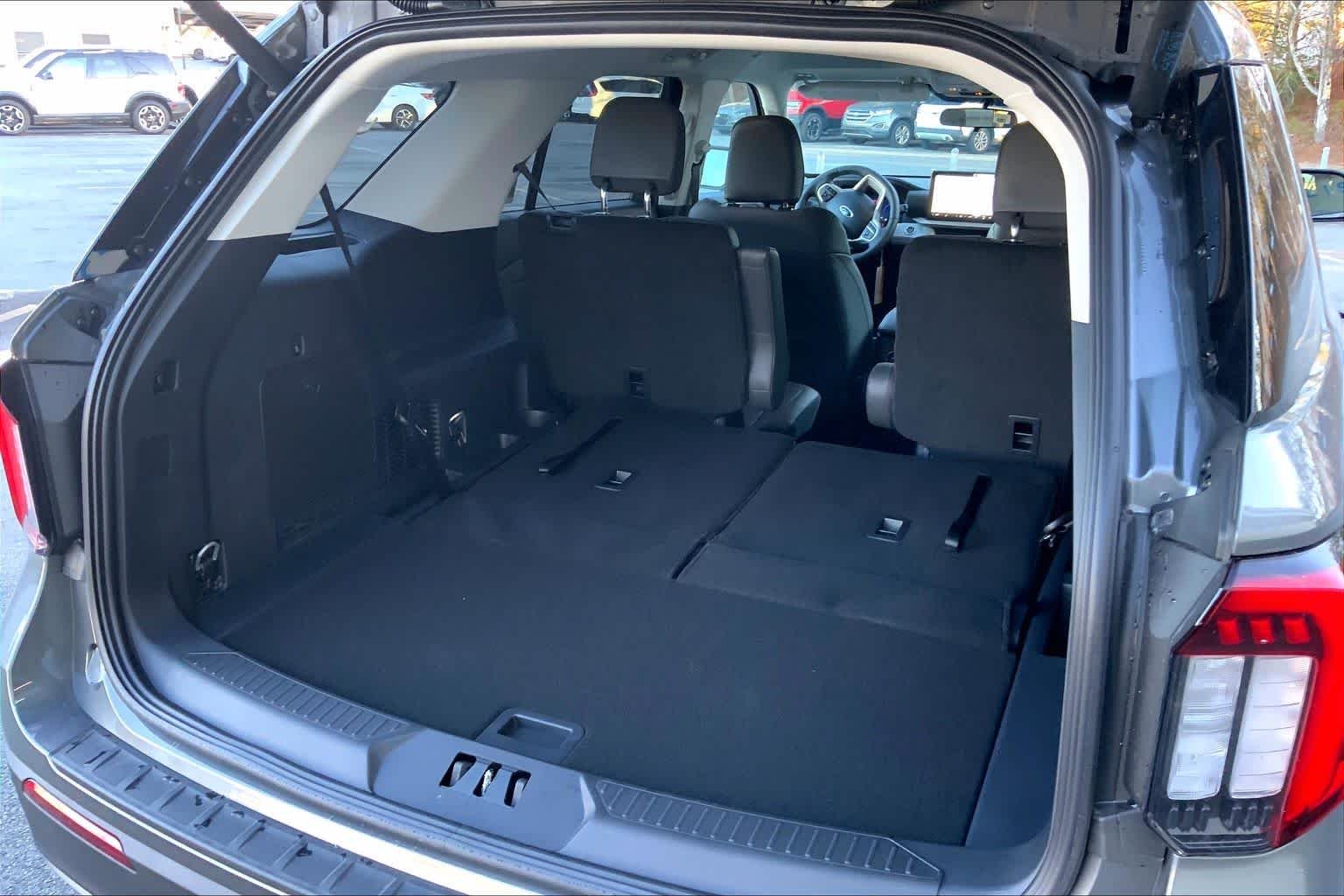 New 2026 Carbonized Gray Metallic Ford Active image 18