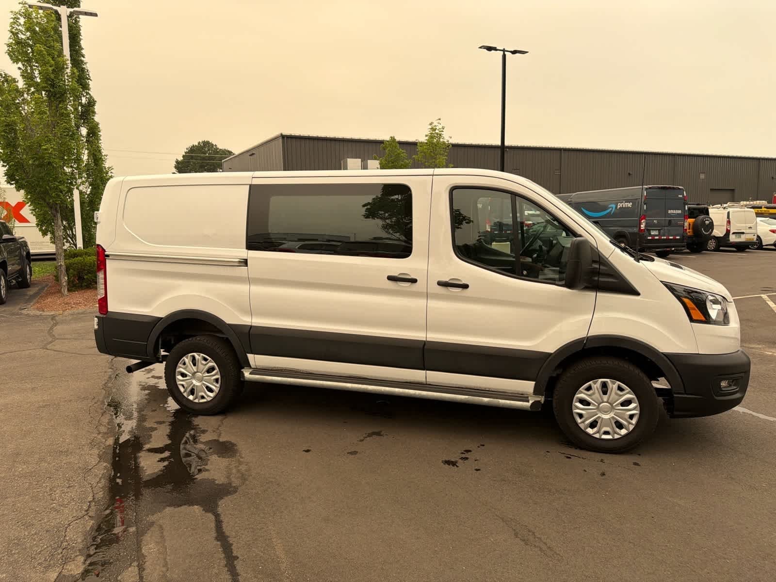 Used 2025 Oxford White Clearcoat Ford  image 4
