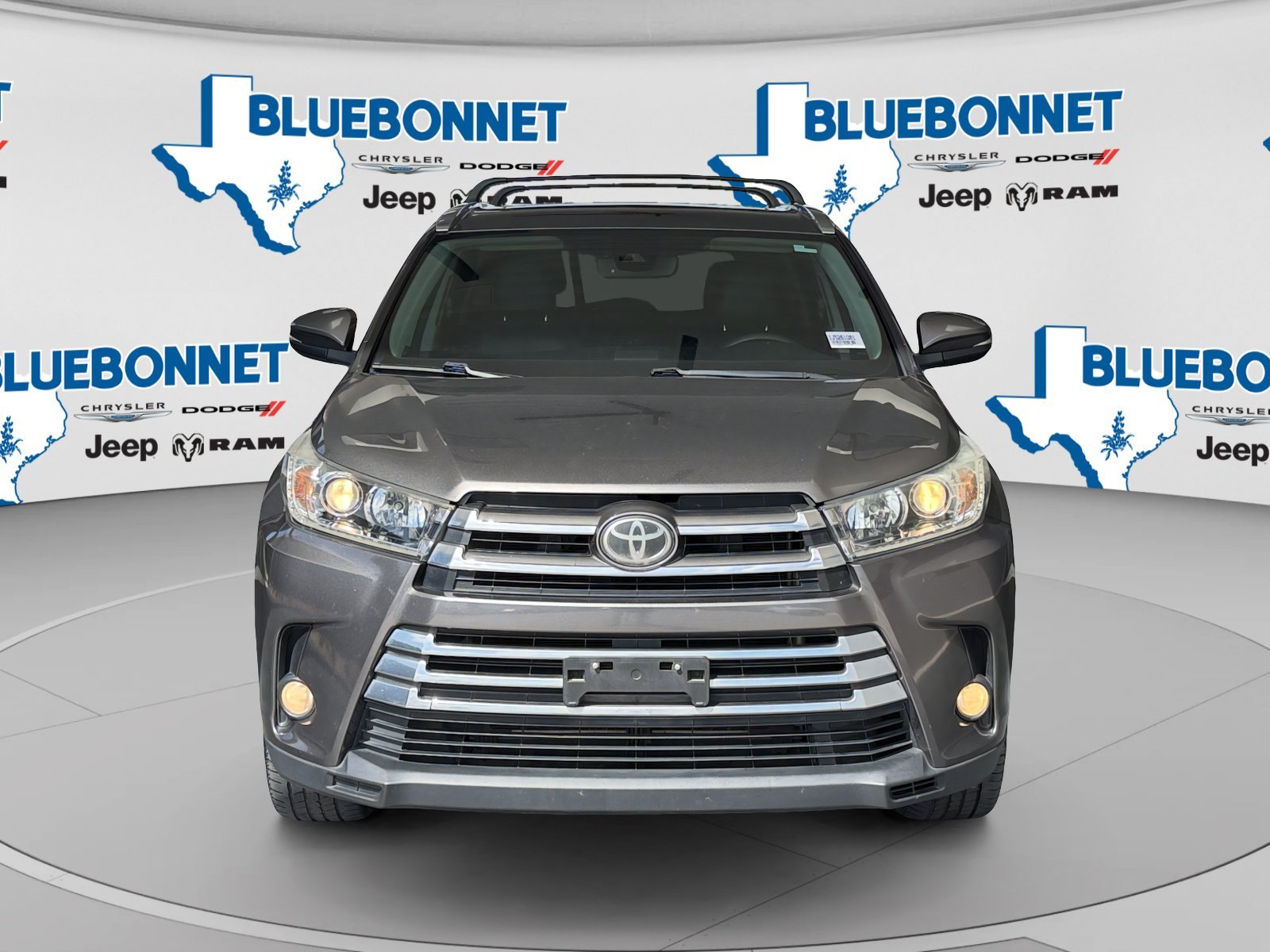 Used 2018 Gray Toyota  image 2