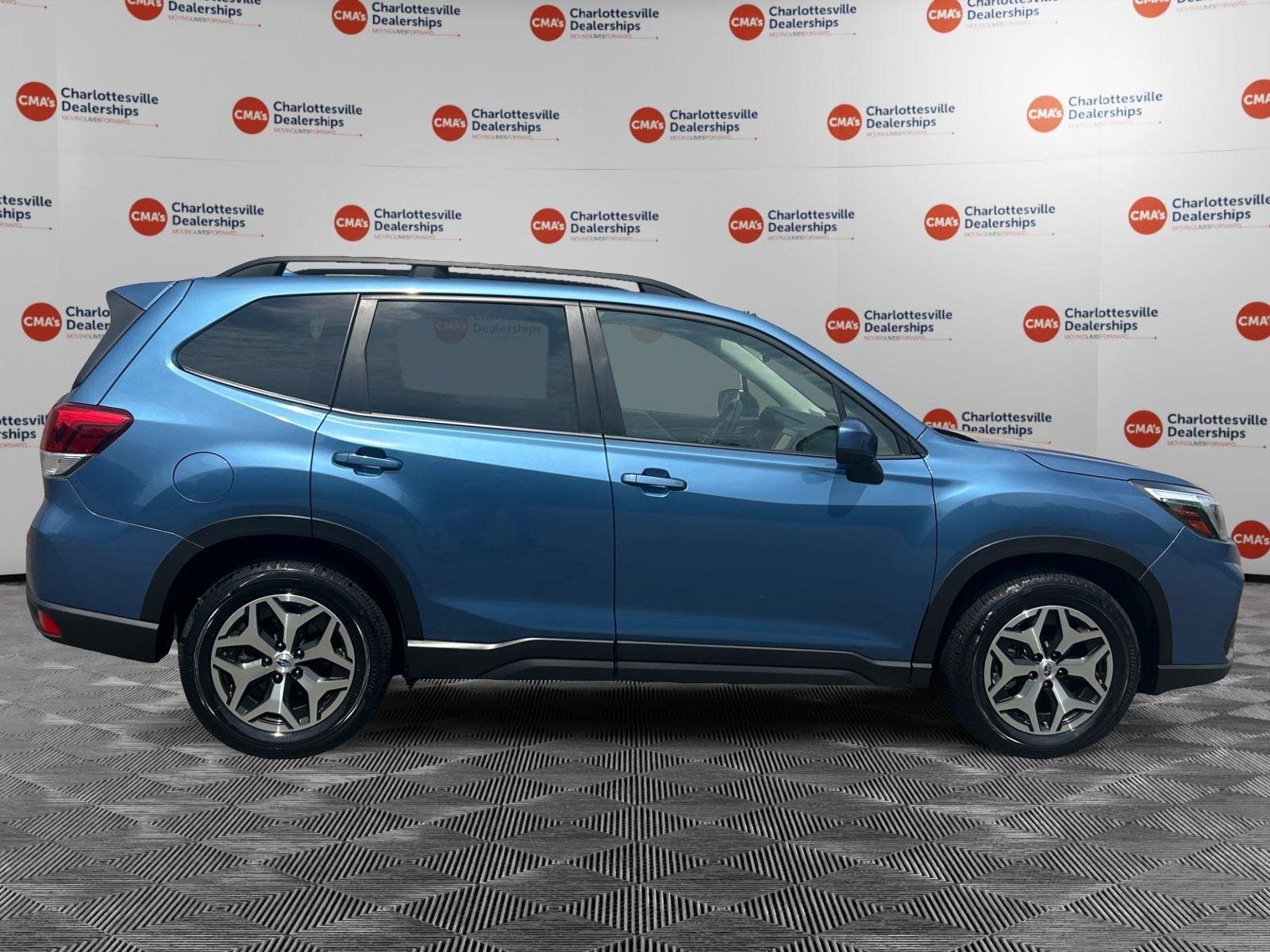 Used 2021 Horizon Blue Pearl Subaru Premium image 6