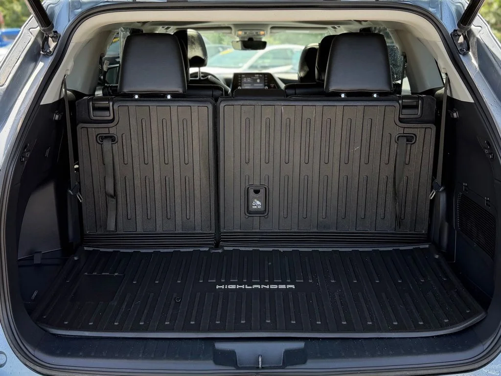 Used 2022  Toyota XLE image 5