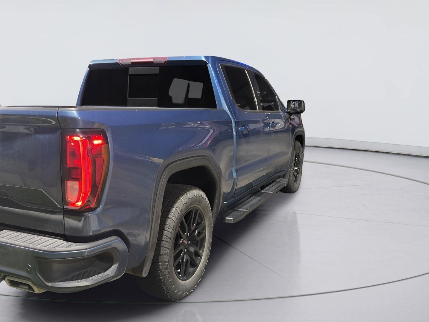 2024 GMC Sierra 1500 photo 2 of 4