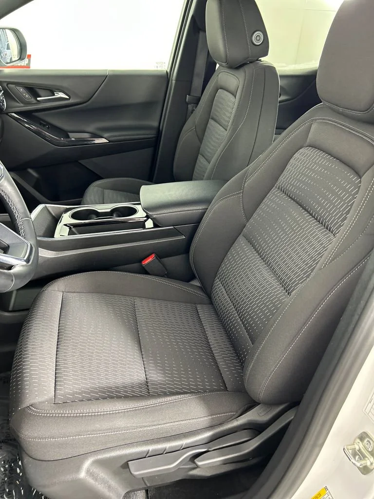 Used 2025 Summit White Chevrolet LT image 12