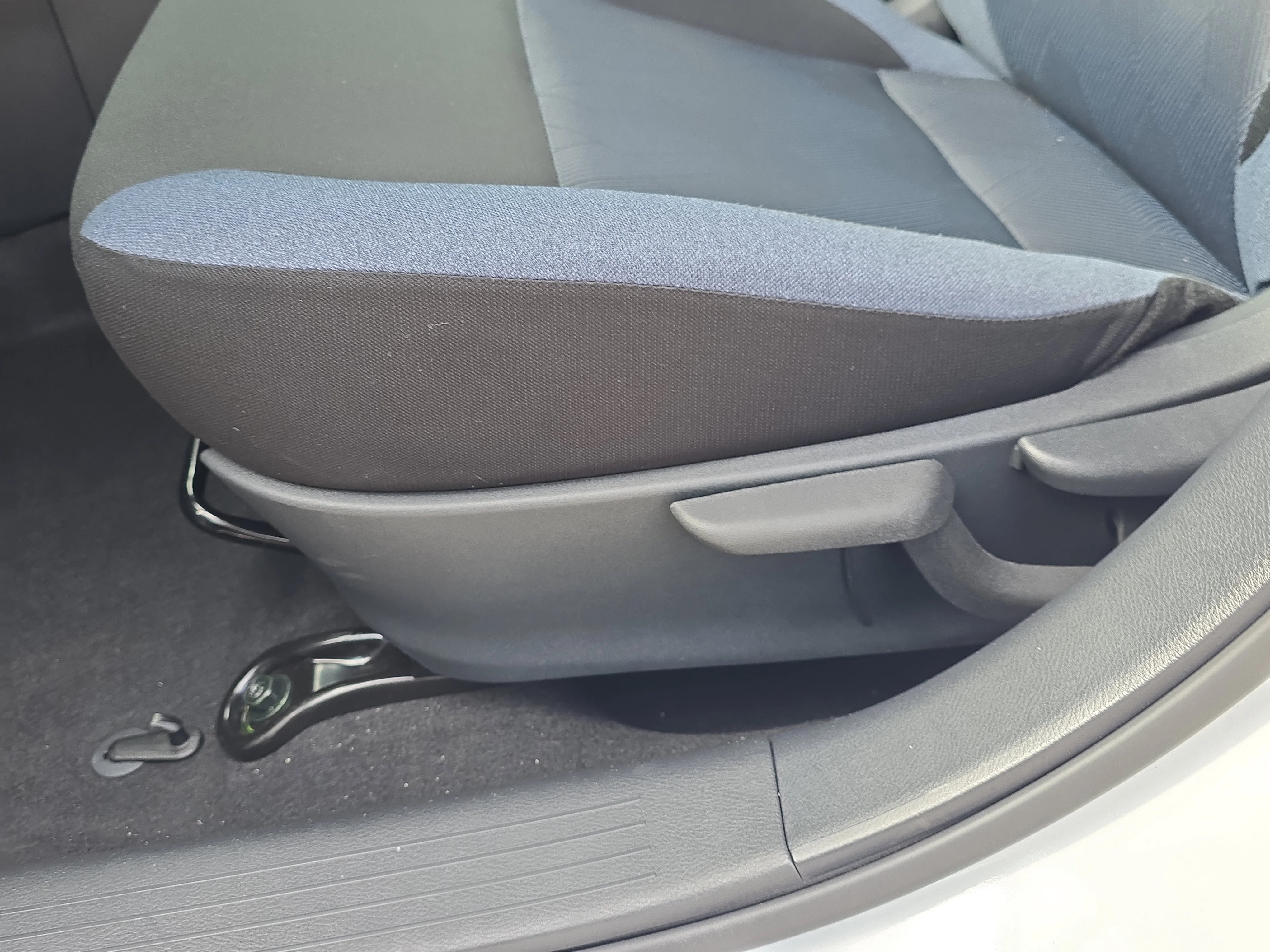 2025 Nissan Versa Sedan SV - Photo 20