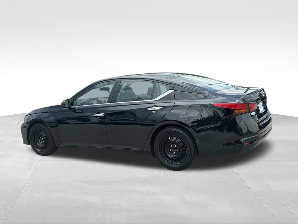 Used 2024 Black Nissan 2.5 S image 5