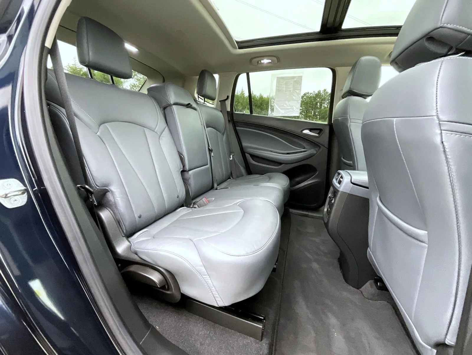 Used 2020 Blue Buick Essence image 20