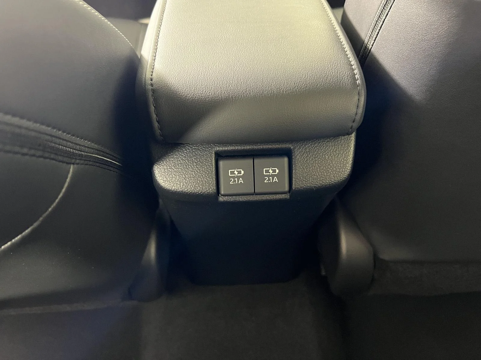 Used 2022 Wind Chill Pearl Toyota XLE image 25