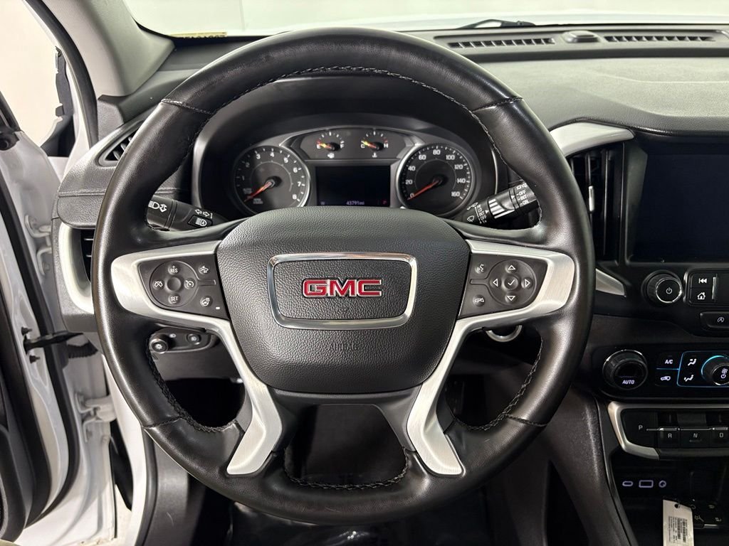 Used 2024 White GMC SLT image 23