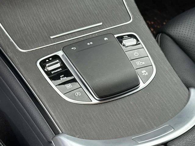 Used 2022  Mercedes-Benz GLC 300 image 21