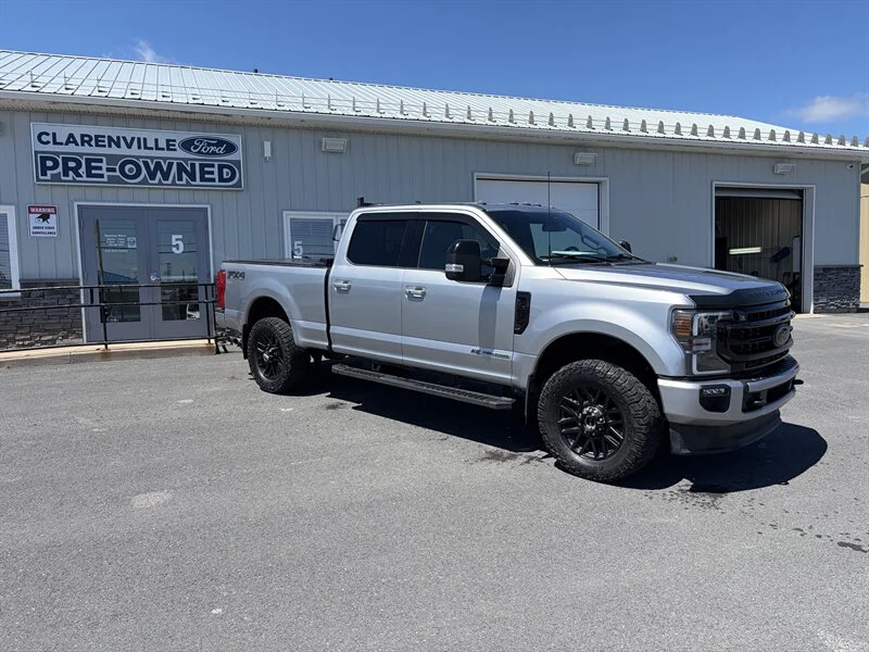 Used 2022 Grey Ford Super Duty Lariat image 2