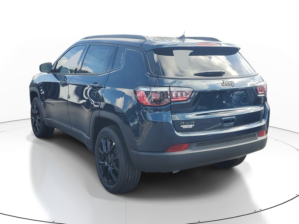 New 2026 Fathom Blue Pearl-Coat Exterior Paint Jeep Latitude image 3