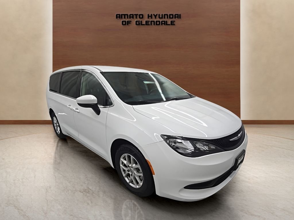 Used 2022 White Chrysler LX image 7