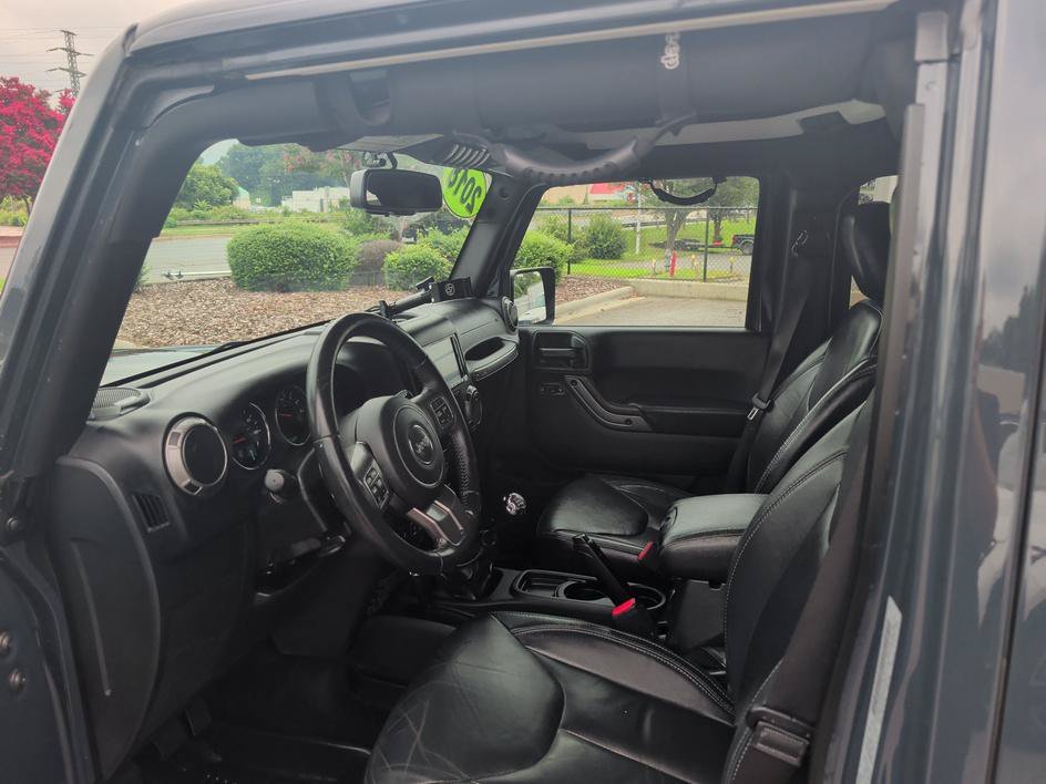 Used 2018 Rhino Clearcoat Jeep Altitude image 8