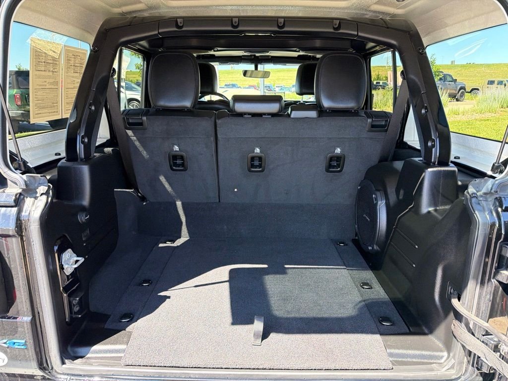 Used 2021 Black Jeep Unlimited Rubicon 4xe image 15