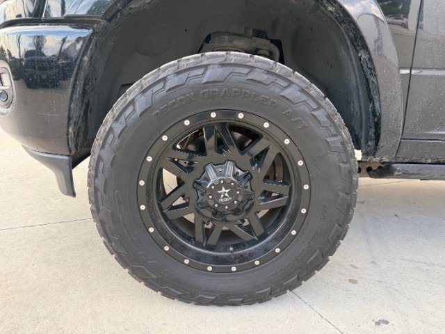 Used 2019 Diamond Black Crystal Pearlcoat Ram Laramie image 10