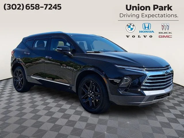 Used 2025 Black Chevrolet Premier image 3