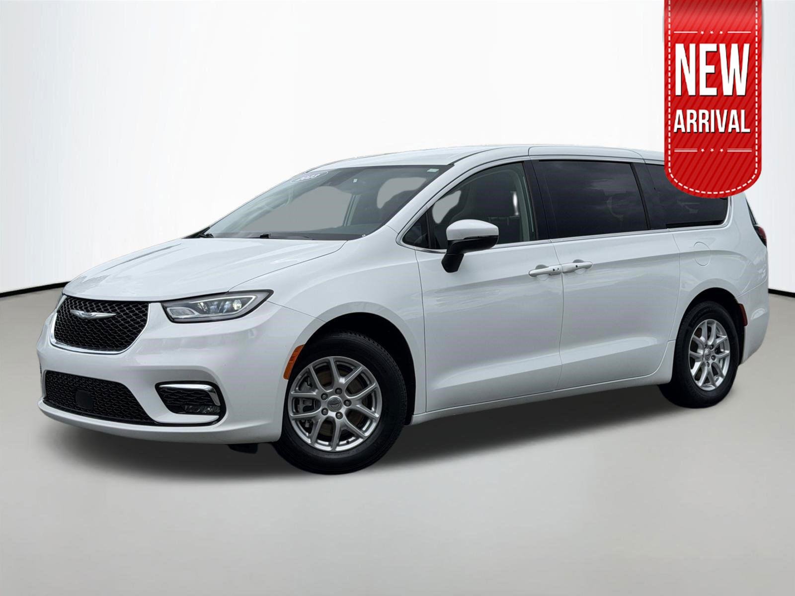 2023 Chrysler Pacifica Touring L's photo