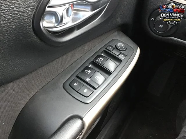 Used 2018 Jeep Cherokee Latitude with VIN 1C4PJMCB1JD529208 for sale in Marshfield, MO