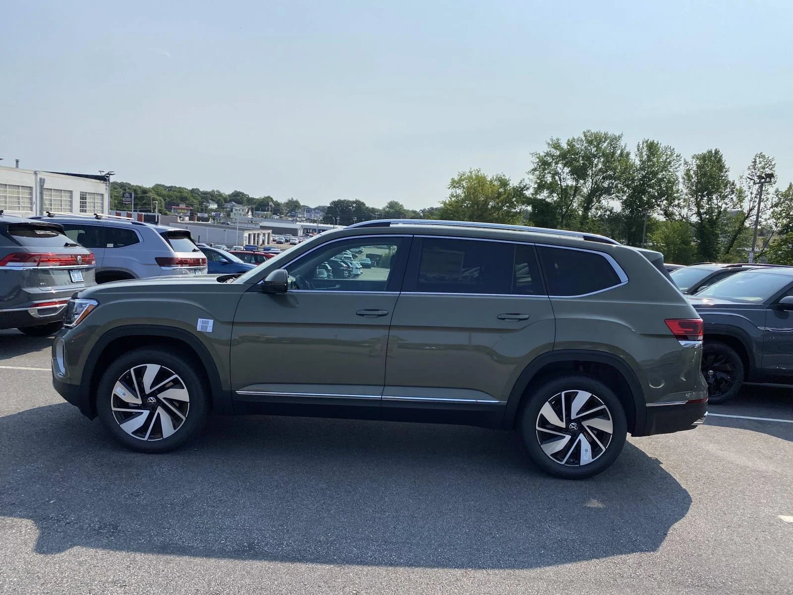 New 2026 Avocado Green Pearl Volkswagen 2.0T SEL 4MOTION image 2