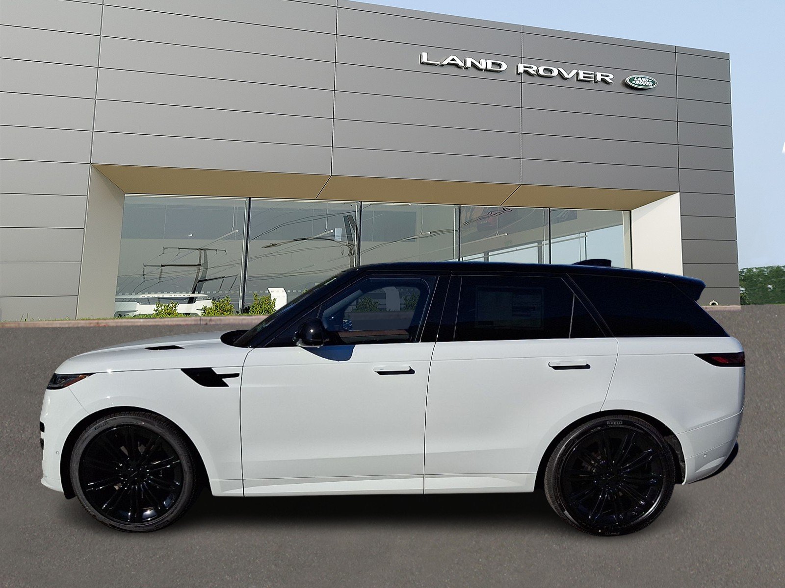 New 2027 Fuji White Land Rover Dynamic SE image 6